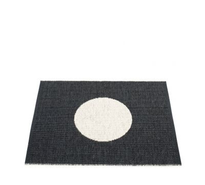 Vera Small One Pappelina Teppich, schwarzer Kunststoffteppich mit großem weißen Kreis, 70x90 cm, für Innen und Außen.